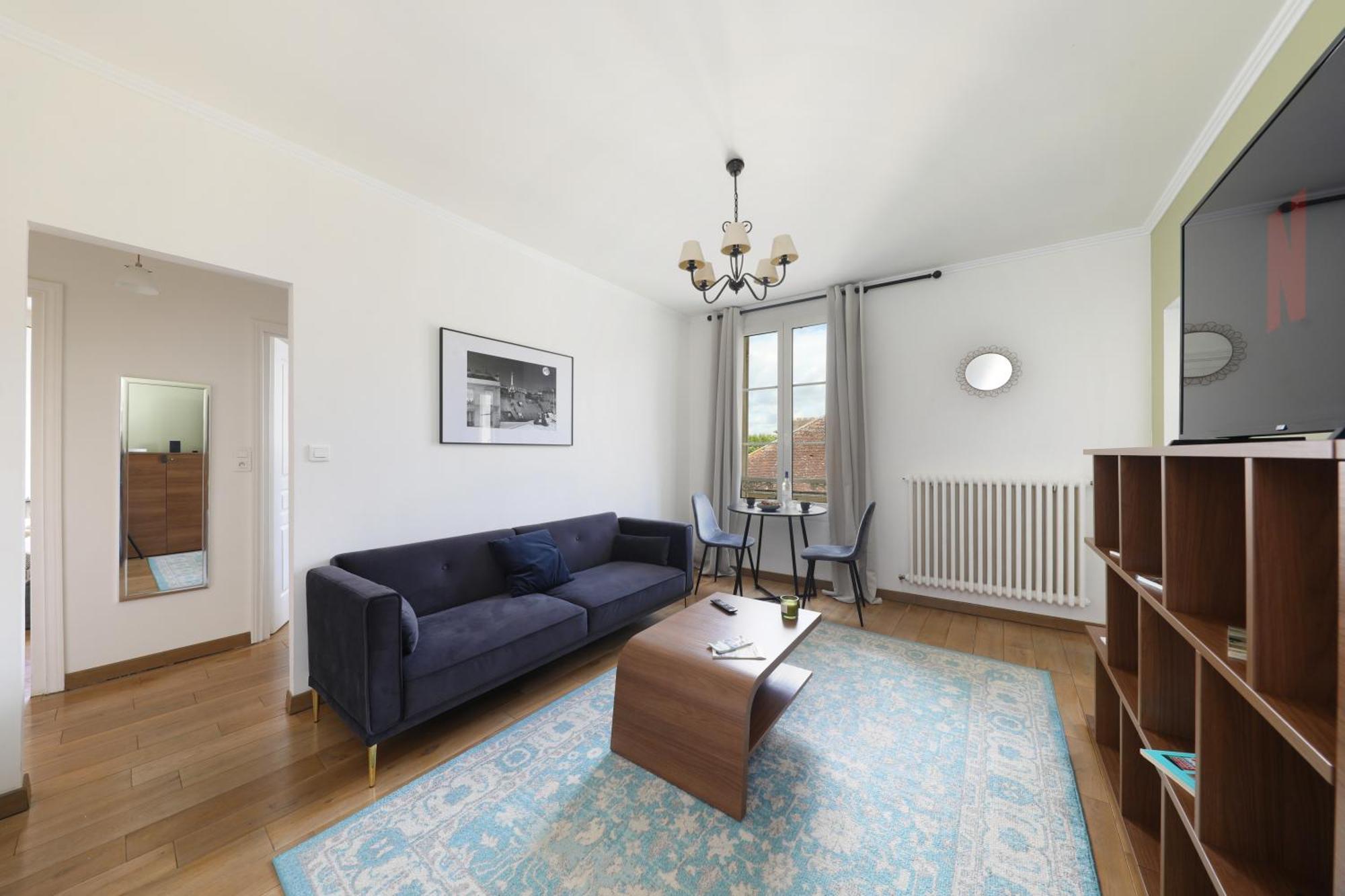 Charmant Appartement Dans Le Centre Ville, A 2 Minutes Du Palais Compiegne Exterior photo