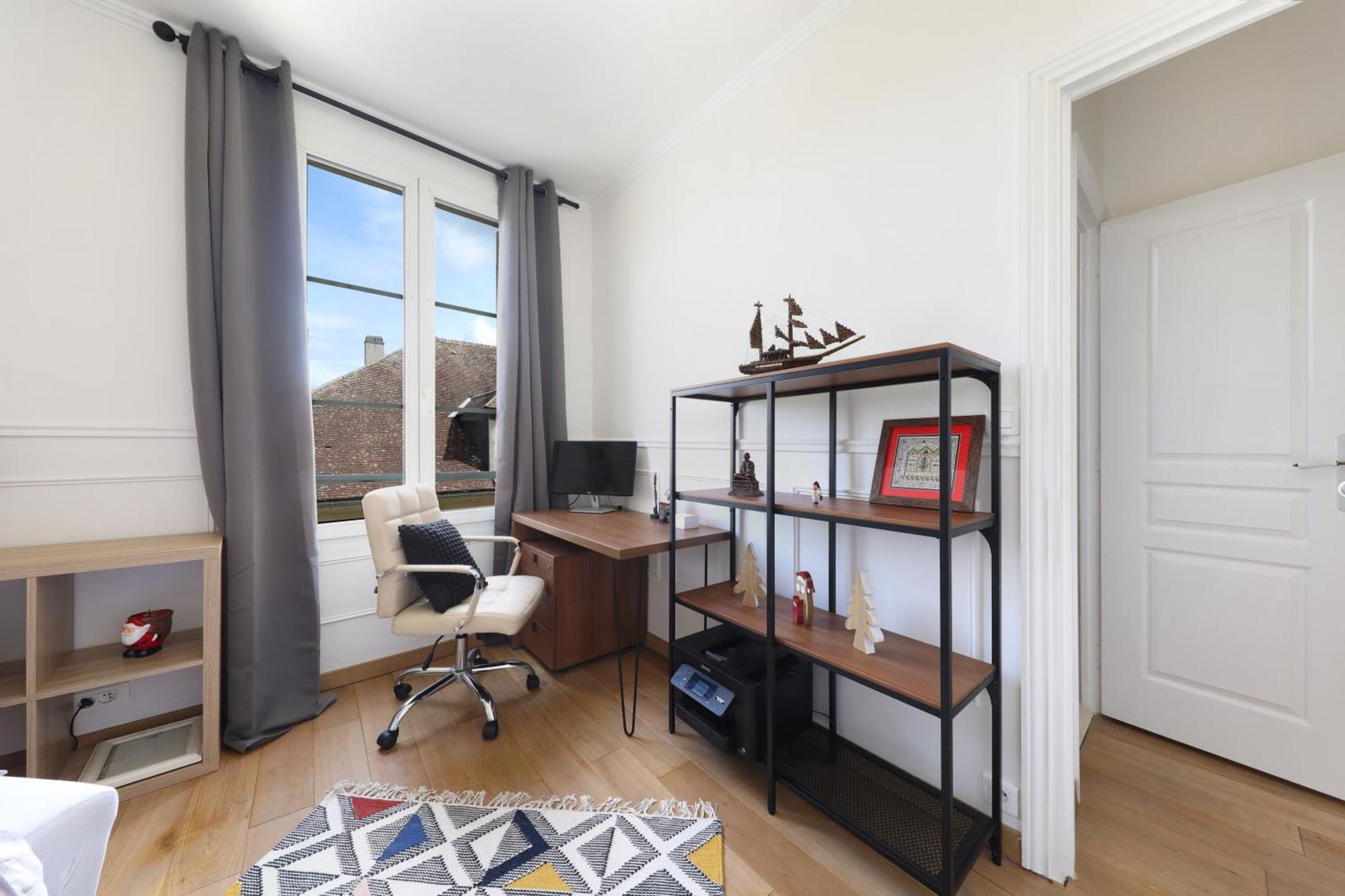 Charmant Appartement Dans Le Centre Ville, A 2 Minutes Du Palais Compiegne Exterior photo